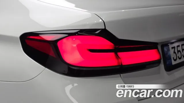 BMW 5 Series G30 — Фото автомобиля 8