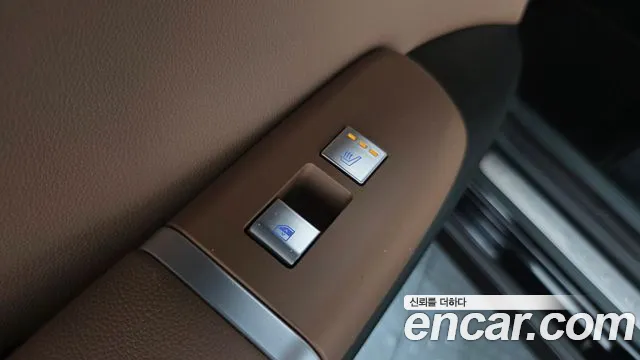 Hyundai Grandeur Grandeur (GN7) 2.5 Бензин 2WD — Фото автомобиля 13