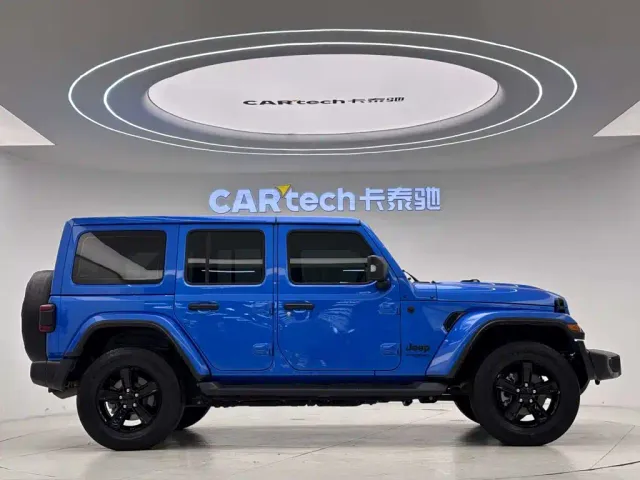 Jeep Wrangler — Фото автомобиля 4
