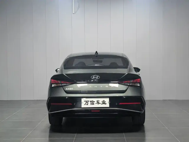 Hyundai Elantra — Фото автомобиля 5