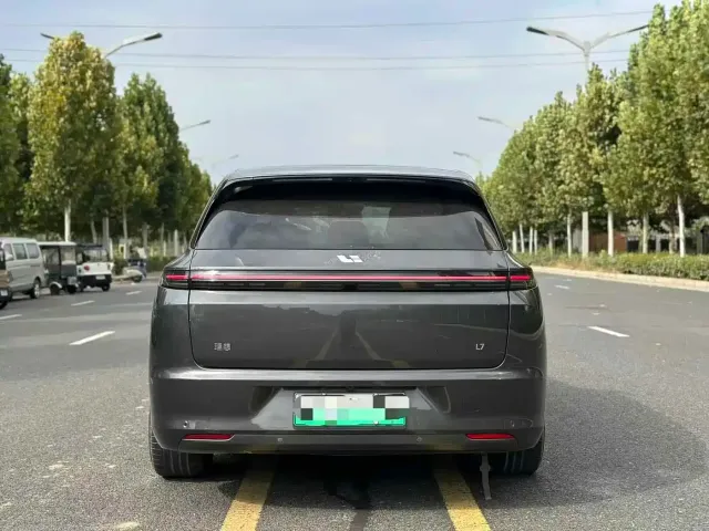 Li Auto L7 — Фото автомобиля 5