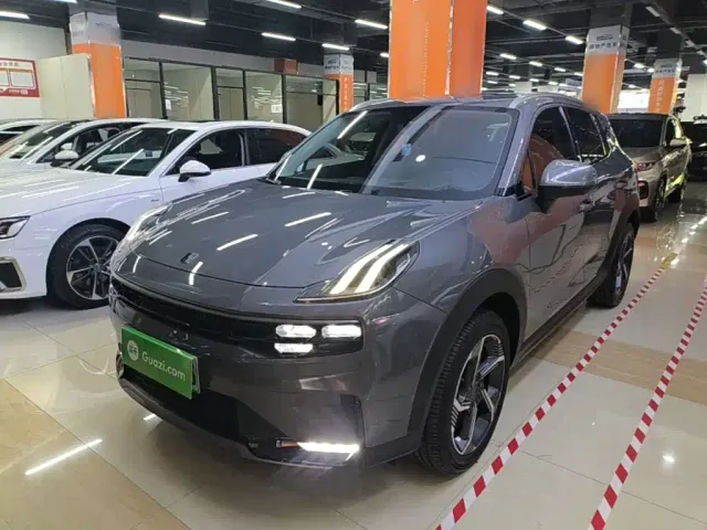 Фотография автомобиля — Lynk & Co 06 EM-P