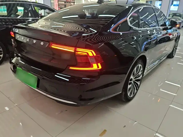 Volvo S90 — Фото автомобиля 7