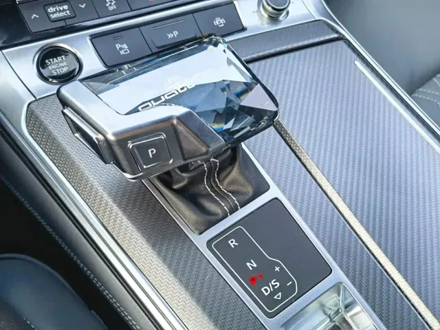 Audi A7L — Фото автомобиля 12
