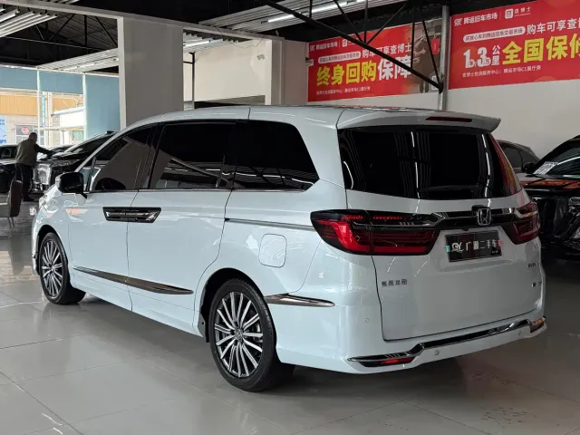 Honda Elysion — Фото автомобиля 6