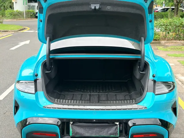 Xiaomi SU7 — Фото автомобиля 11