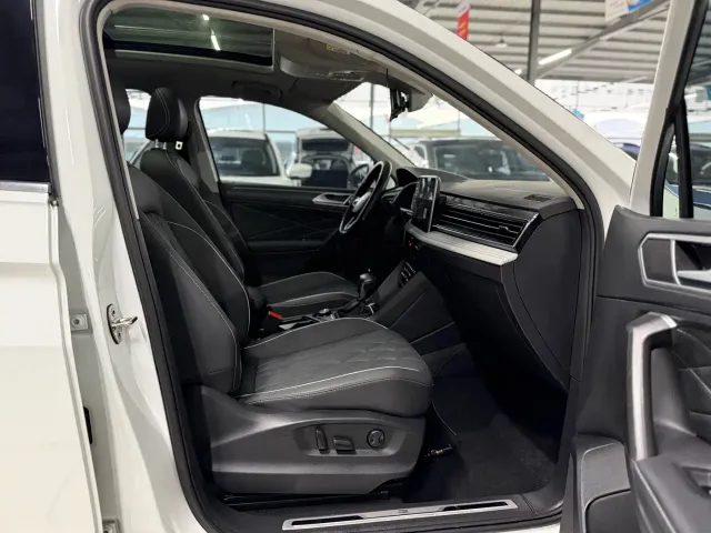 Volkswagen Tiguan L — Фото автомобиля 16