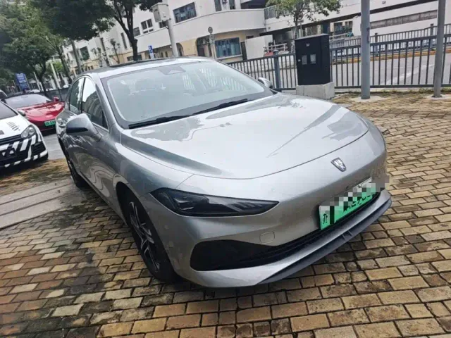 Roewe D7 — Фото автомобиля 3