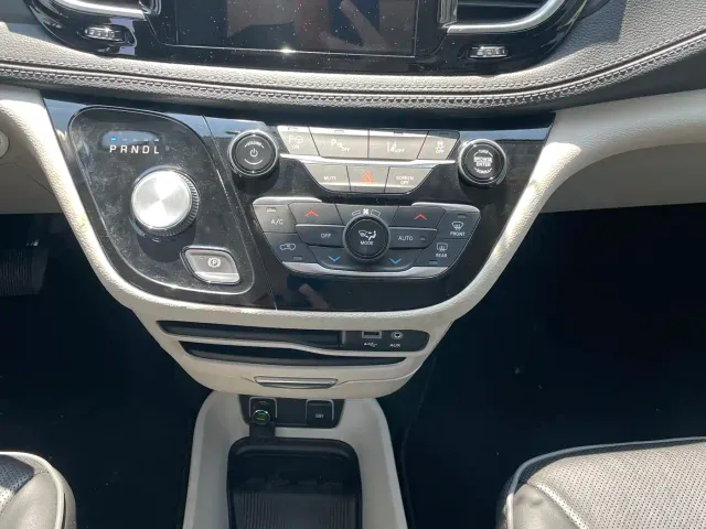 Chrysler Grand Caravan PHEV — Фото автомобиля 13