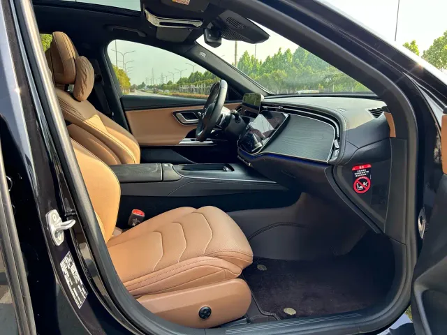 Mercedes-Benz E-Class — Фото автомобиля 9