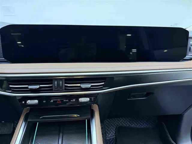Ford Explorer 2023 EcoBoost 285 AWD Titanium Edition 7-Seater — Фото автомобиля 16