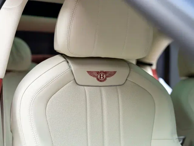 Bentley Flying Spur — Фото автомобиля 20