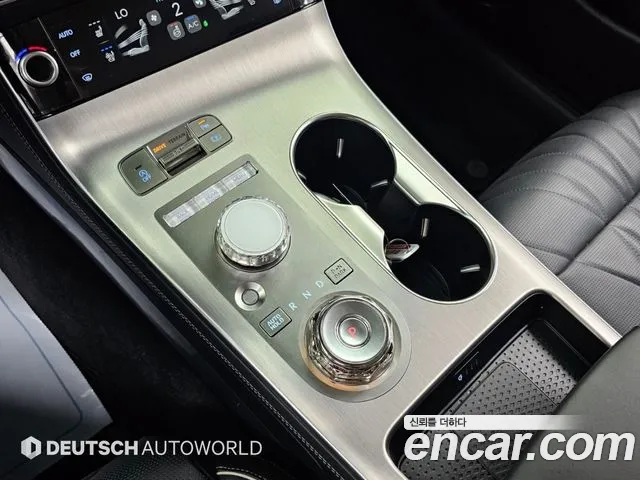 Genesis GV70 — Фото автомобиля 9