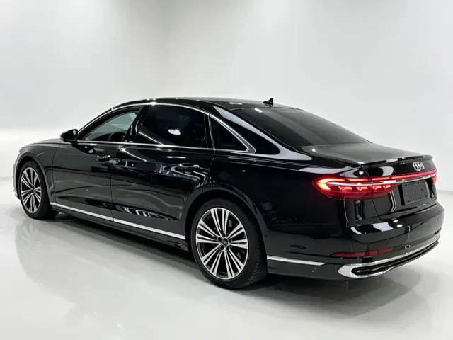 Audi A8 — Фото автомобиля 9