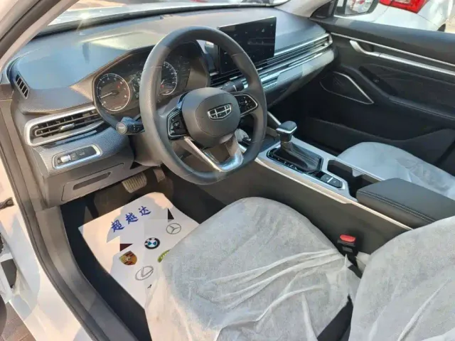 Geely Emgrand — Фото автомобиля 3