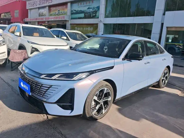 Фотография автомобиля — Changan Eado