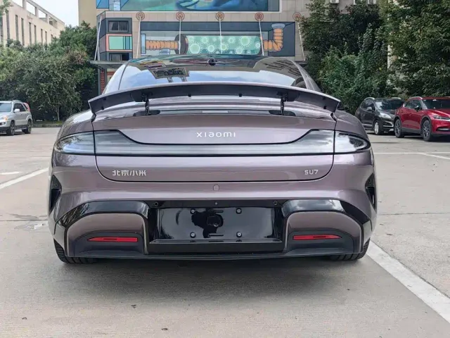 Xiaomi SU7 — Фото автомобиля 18