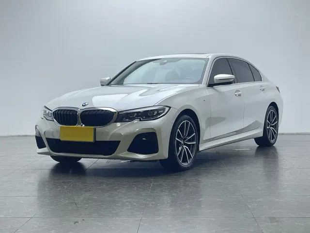 Фотография автомобиля — BMW 3 Series
