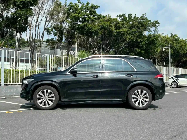Mercedes-Benz GLE-Class — Фото автомобиля 3