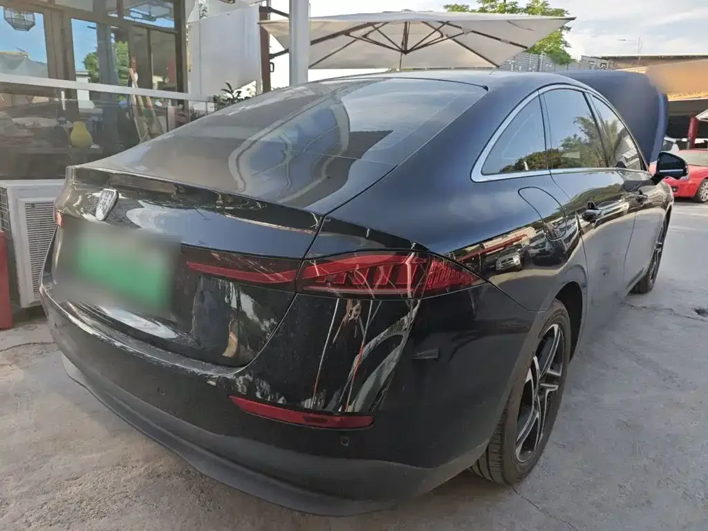 Roewe Roewe D7 2023 DMH 125km Flagship Edition — Фото автомобиля 6