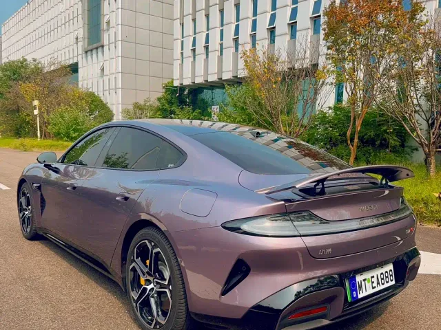 Xiaomi SU7 — Фото автомобиля 5