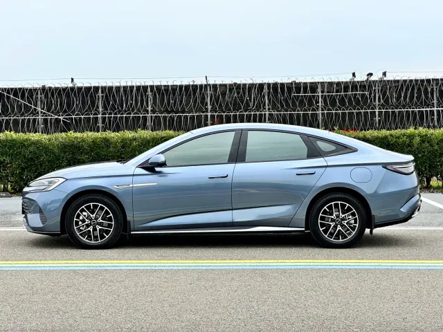 BYD Seal 07 DM-i — Фото автомобиля 5