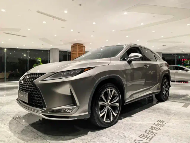 Фотография автомобиля — Lexus RX