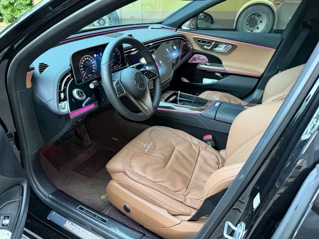 Mercedes-Benz E-Class — Фото автомобиля 4