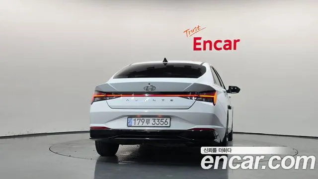 Hyundai Avante CN7 — Фото автомобиля 4