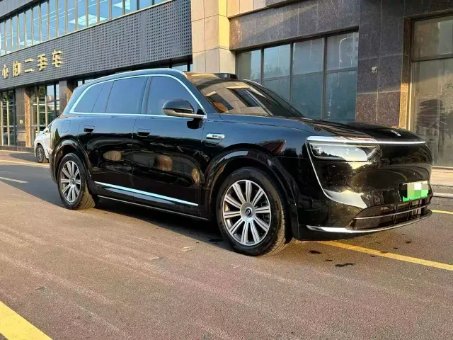 Aito M8 — Фото автомобиля 3