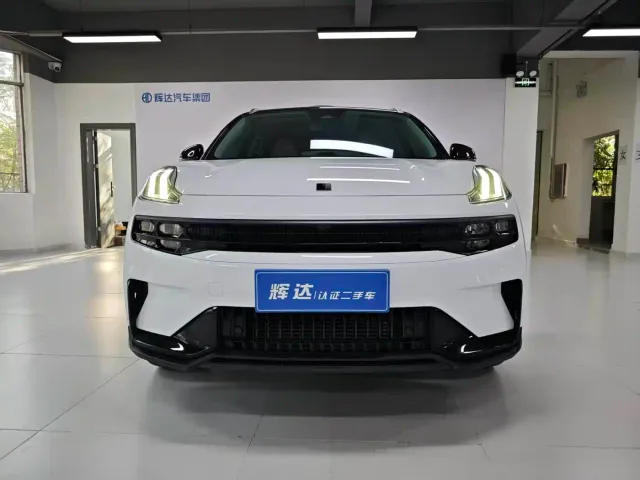 Lynk & Co 06 — Фото автомобиля 2