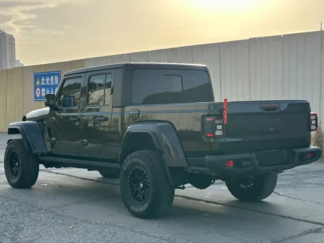 Jeep Gladiator — Фото автомобиля 9