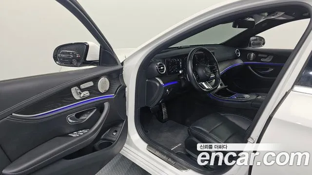 Mercedes-Benz E-Class — Фото автомобиля 10