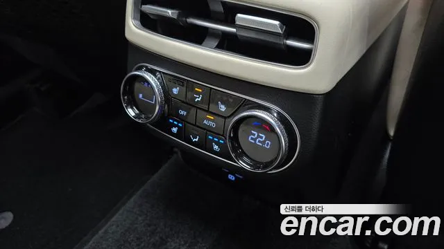Genesis GV70 2.5T Бензин 2WD — Фото автомобиля 18