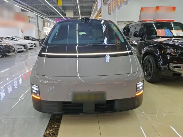 Li Auto MEGA — Фото автомобиля 2