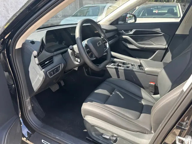 Bestune B70 — Фото автомобиля 6