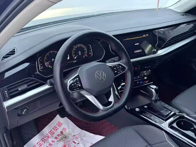 Volkswagen Passat — Фото автомобиля 12