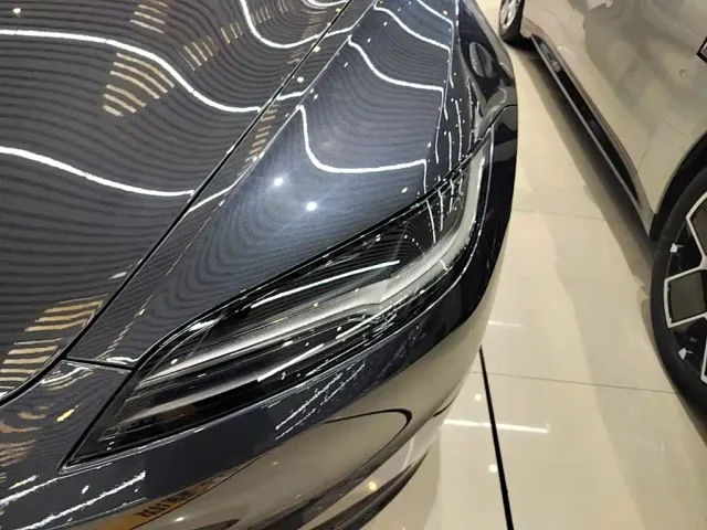 Tesla Model 3 — Фото автомобиля 23