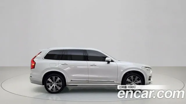 Volvo XC90 — Фото автомобиля 3
