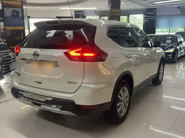 Nissan X-Trail — Фото автомобиля 13