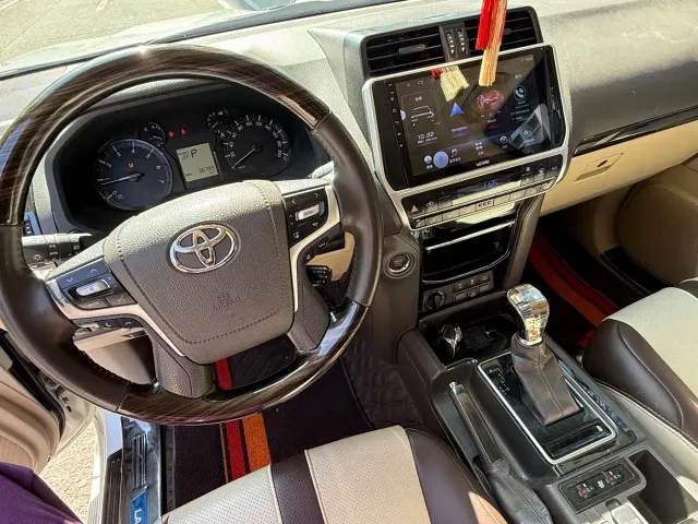 Toyota Prado — Фото автомобиля 9