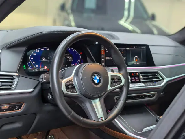 BMW X7 — Фото автомобиля 15