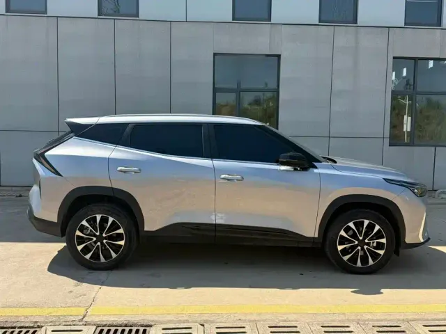 Geely Boyue — Фото автомобиля 3
