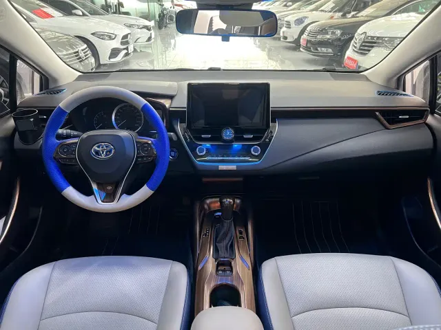 Toyota Corolla — Фото автомобиля 5