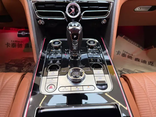 Bentley Flying Spur — Фото автомобиля 17