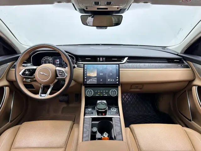 Jaguar XFL — Фото автомобиля 10