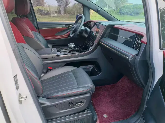 GAC Trumpchi M8 — Фото автомобиля 5