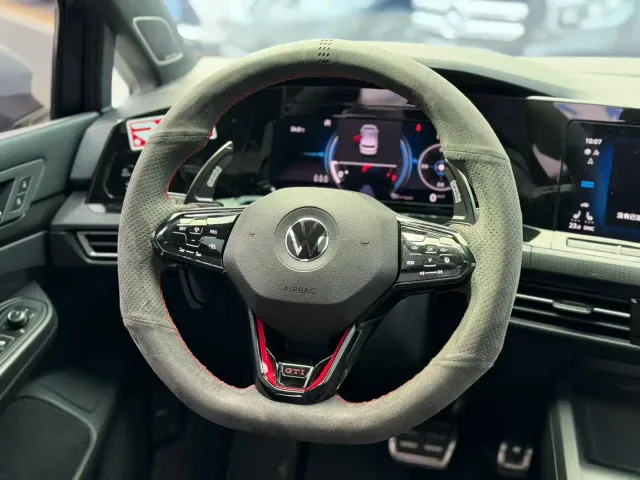 Volkswagen Golf GTI — Фото автомобиля 2