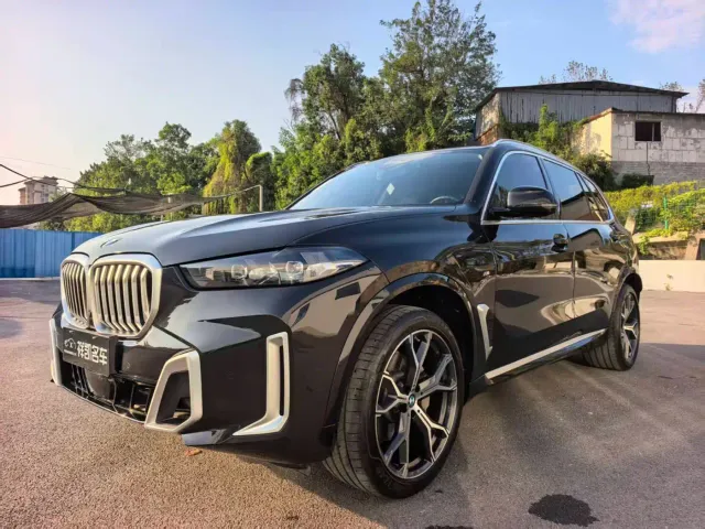 Фотография автомобиля — BMW X5