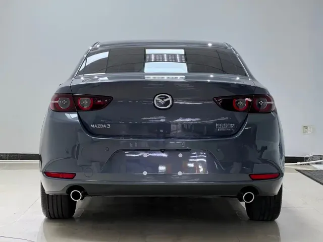 Mazda Axela — Фото автомобиля 5